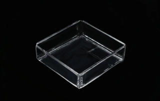 High-temperature and corrosion-resistant quartz tank made of high-purity fused silica