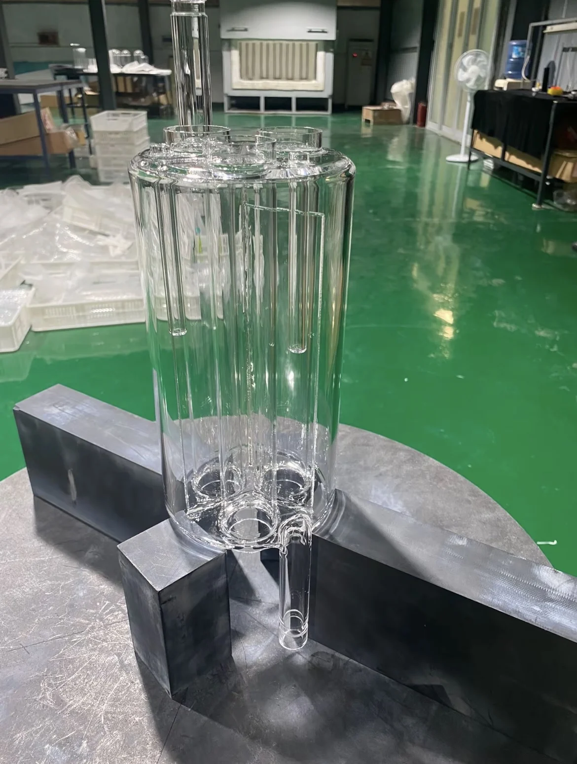 quartz-inline-heater-01 High-purity fused silica quartz inline heater with multi-tube flow chamber and top ports