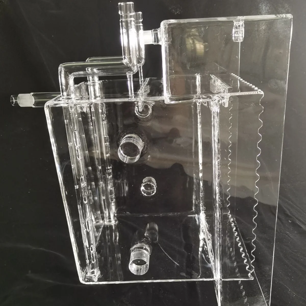 quartz-overflow-chemical-tank Fused silica quartz overflow chemical tank with weir and ports for semiconductor wet cleaning